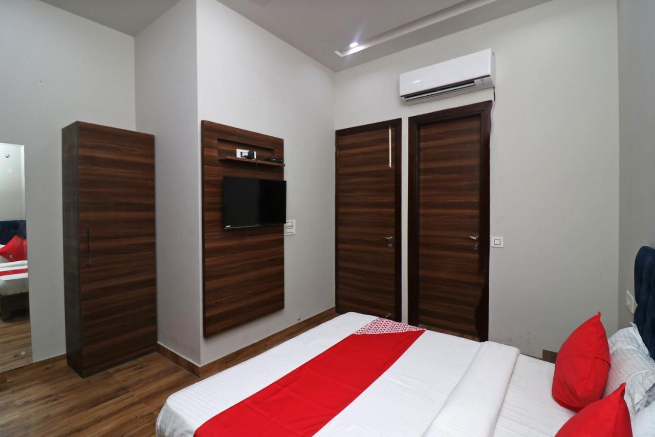 Oyo 38799 Savoy Guest House Pānīpat Eksteriør billede
