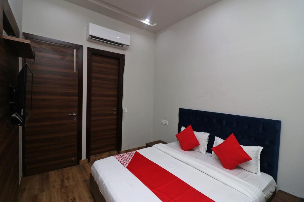 Oyo 38799 Savoy Guest House Pānīpat Eksteriør billede