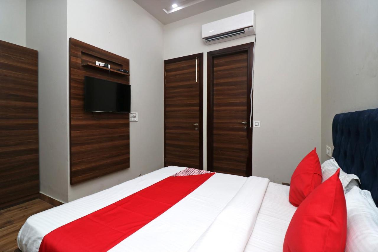 Oyo 38799 Savoy Guest House Pānīpat Eksteriør billede