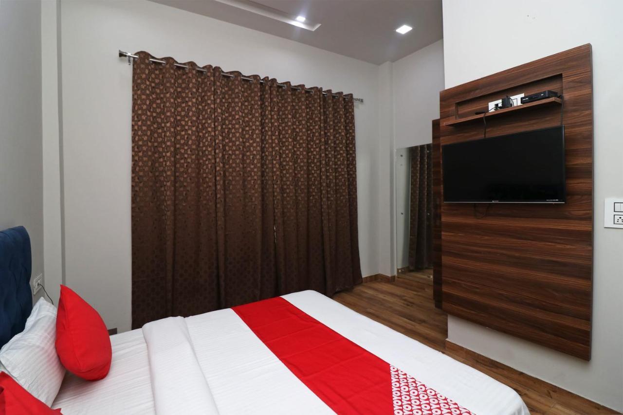 Oyo 38799 Savoy Guest House Pānīpat Eksteriør billede
