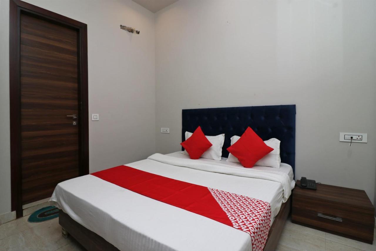 Oyo 38799 Savoy Guest House Pānīpat Eksteriør billede